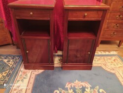2 Mahogany nightstands