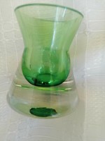 Zöld üveg kis lepattanas