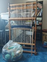 Loom with yarns