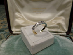 18K gold row ring with glasses