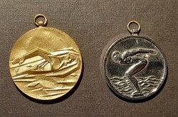 Swimming prize medal (2 pieces)