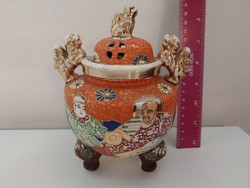 Hand-painted openwork incense holder with lid, with Japanese warriors, faience container
