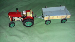 VINTAGE K.D.N CSEH lemezáru 1:25 TRAKTOR ZETOR pótkocsival MŰKÖDIK NINCS KULCS 32 cm a képek szerint