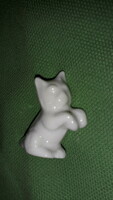 Antik német apró babaszobás RITKA porcelán fehér cica figura 3 cm a képek szerint