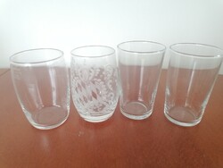 4 glasses of 1.5 dl, one of which is beautifully cut, polished glass