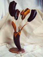 Retró szaruból készült tulipáncsokor
