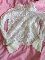 Beautiful new snow white xs s lace shirt with flawless long sleeves