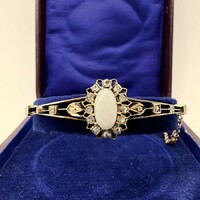 Art deco bracelet with opal and diamonds