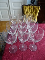 Eleven stemmed glasses, height 19 cm. He has!