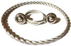Nice 3 piece silver jewelry set. 12G bangle bracelet. Hoop ring earrings braided endless