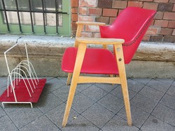 Retro claus chair with armrests