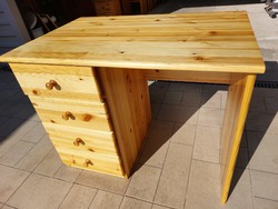 The pine desk shown in the pictures is for sale. Preserved, in good condition. Breakout and scratch free. Sizes: