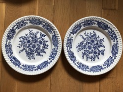 2 ceramic plates