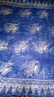 Égkék nagyméretű terítő vagy más-strandlepedő, stóla, stb.  155x110 cm+rojt