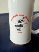 Hollóházi porcelán emlék korsó- Olajipar