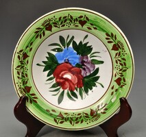 Hollóházi falitányér, jelzetlen,  23 cm. Készült 1902 - 1915 közöt.