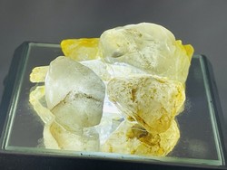 Topáz - 6db kő-    akár ékszerkészítéshez   - csiszolatlan - 141ct