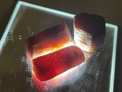 Rubin   - 3db kő-    akár ékszerkészítéshez   - csiszolatlan -  85ct