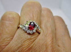 Szép  kis piros köves virág gyűrű