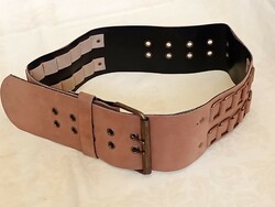 Öv hossz - 108cm csatolás - 86-98cm széles - 8cm műbőr
