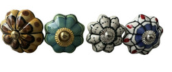 S4-05 Vintage stílusú porcelán bútorgomb szett (4 db-os)