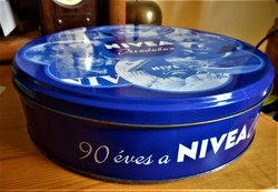 Nagyméretű díszes fémdoboz (NIVEA 90 éves, 2003)