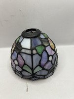 Tiffany jellegű régi üveg lámpabúra, 16x11 Befogadó: 2,5cm. 6803