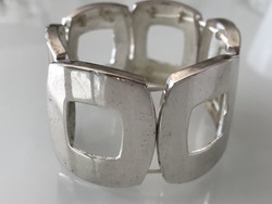 Vastagon ezüstözött dizájn karkötő, 3,5 cm széles