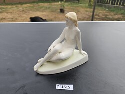 T1615 Zsolnay ülő akt sérült