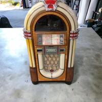 Retro, vintage design USA jukebox, wurlitzer, zenegèp - Rowe Bubbler