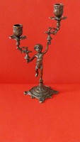 Kétágú bronz gyertyatartó-figurális