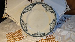 Antik porcelán tányér.