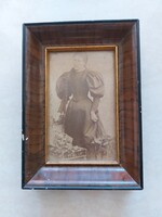 Régi női fotó keretben Strelisky műterme Budapest
