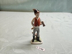 T1780 Hollóházi favágó fiú