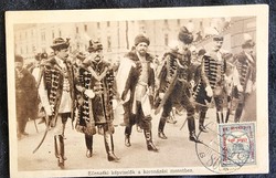 KORONÁZÁS BUDA 1916 UTOLSÓ MAGYAR KIRÁLY IV. KÁROLY KORABELI FOTÓ LAP ELLENZÉKI KÉPVISELŐ DÍSZMAGYAR