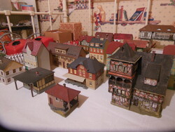 MAKETT - MODELL - 79 db - 5 db - TRAFÓ - 74 db - HÁZ - 25 db - KAPCSOLÓ - 44 db - ZÖMÉBEN NAGY