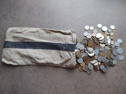 Pénzeszsákban br. 1kg vegyes érme LOT