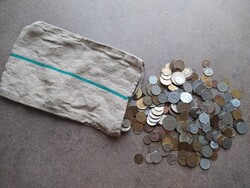 Pénzeszsákban br. 1kg vegyes érme LOT