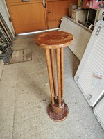 Art Deco posztamens.