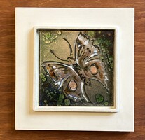 PILLANGÓ, LEPKE TŰZZOMÁNC FESTMÉNY EREDETI FEHÉR FA KERETBEN 16 x 16.5 CM