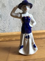 Kék ruhás lány porcelán szobor, dísztárgy