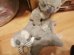 Szundikendő játékokkal (Koalamacis) 143. - Nappy with toys (Koala) 143.