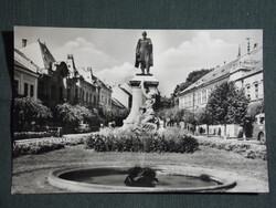 Képeslap,Szekszárd, Garay tér,szobor,park,szökőkút látkép, részlet, 1959-