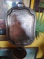 Nagyon szép volt újkorába. Nagy mintás tálca jelzett