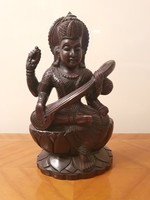 Saraswathi istennő faszobor