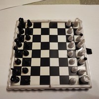 Kis utazó retro sakk készlet