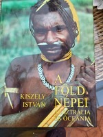 A Föld népei 1-8 kötet.