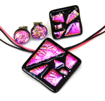 Fekete-pink dichroic üvegékszer szett