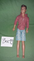 Csodaszép EREDETI DISNEY 2000 - BARBIE - fiú játék baba vagány ruhában a képek szerint BK19
