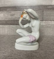 Aquincum Budapest porcelán fésülködő női akt